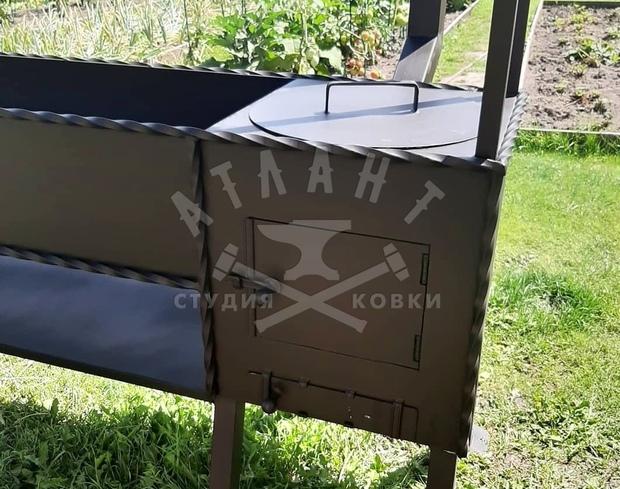 Простой кованый мангал с крышей на дачу КМ-460